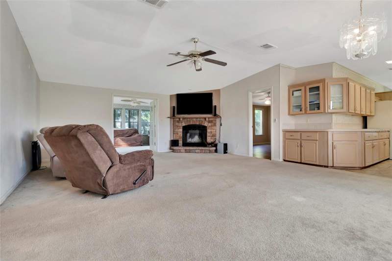 3 bedroom Manufactured Home at 1128 Forest Lane, Tavares Imperial Mobile Terrace Add 04, Tavares — photo 4