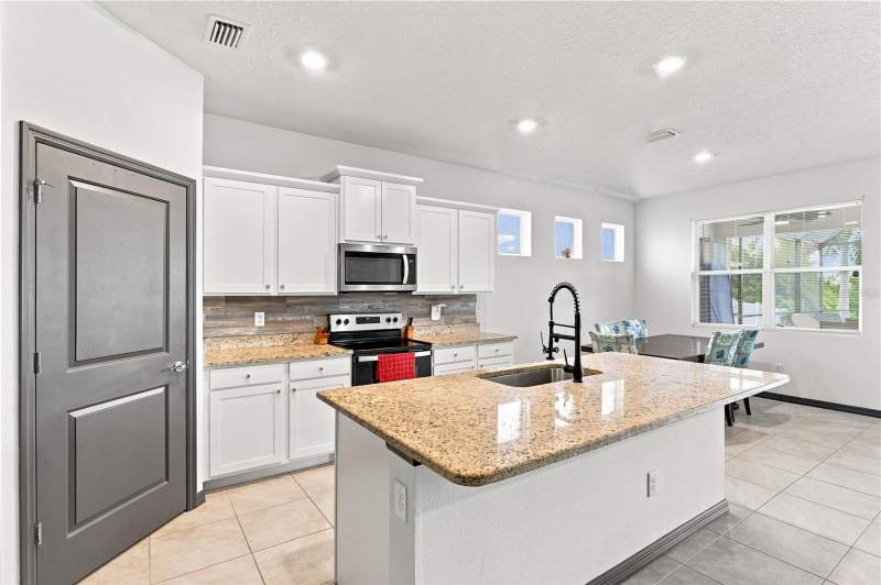 4 bedroom Single Family Residence at 3916 Mossy Limb Court, Willow Walk North, Palmetto — photo 4