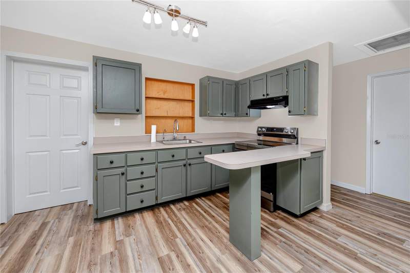 3 bedroom Single Family Residence at 7134 Lauder Place, Temple Terrace Estates, Tampa — photo 3