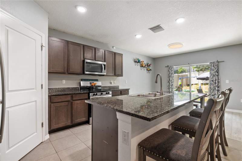5 bedroom Single Family Residence at 9210 Watolla Drive, Jefferson Estates, Thonotosassa — photo 4