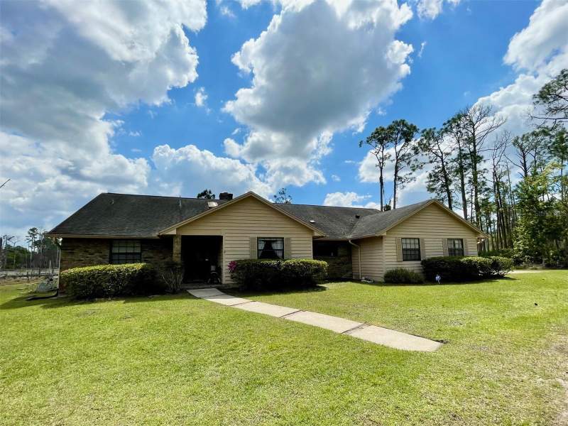 4 bedroom Single Family Residence at 349 Seminole Woods Blvd, Seminole Woods 5 Ac Dev, Geneva — photo 2