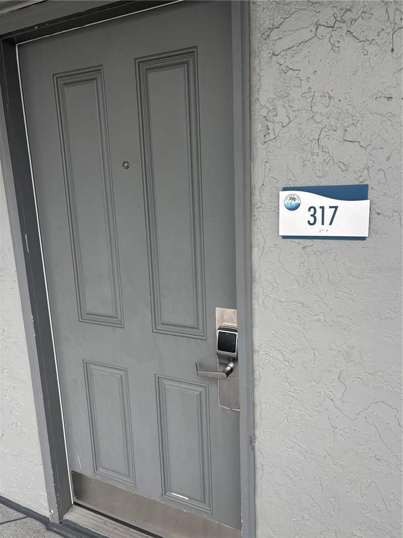 1 bedroom Condo - Hotel at 9980 Gulf Boulevard #317, Island Inn Condo, St Petersburg — photo 3