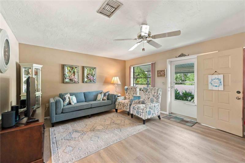2 bedroom Single Family Residence at 7320 Yardley Street, Port Charlotte Sec 064, Englewood — photo 5