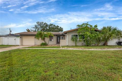6320 Fairway Boulevard, Apollo Beach FL - photo 8 of 10
