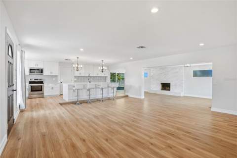 1349 Viewtop Drive, Clearwater FL - photo 11 of 31