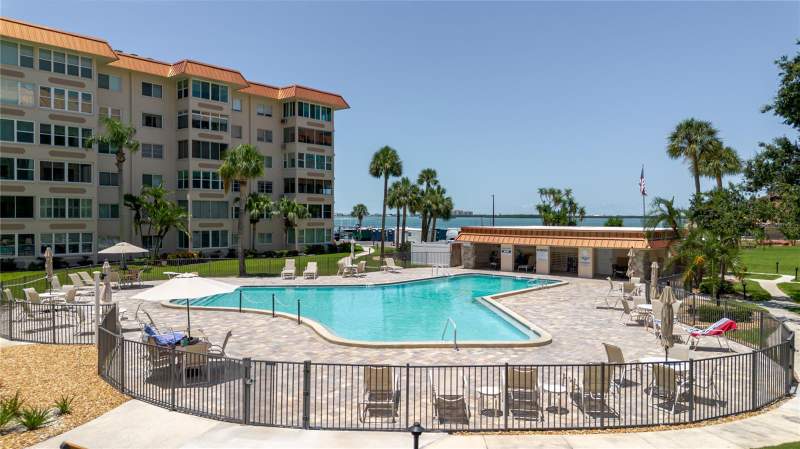 2 bedroom Condominium at 632 Edgewater Drive #238, Edgewater Arms 3rd Condo, Dunedin — photo 2