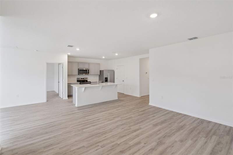 3 bedroom Single Family Residence at 144 Flag Lilly Lane, Magnolia Pointe Phase 1, Umatilla — photo 2