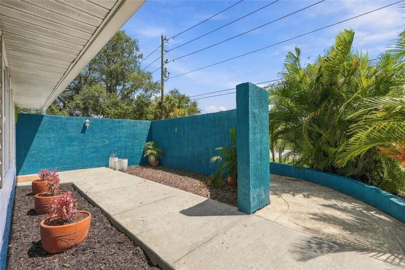 4 bedroom Single Family Residence at 4720 Welch Causeway, Edgewater Estates, St Petersburg — photo 4