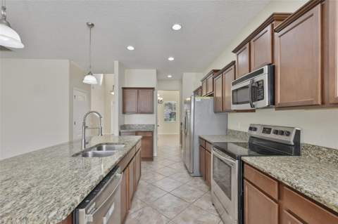 10811 Kirkwall Port Drive, Wimauma FL - photo 17 of 76
