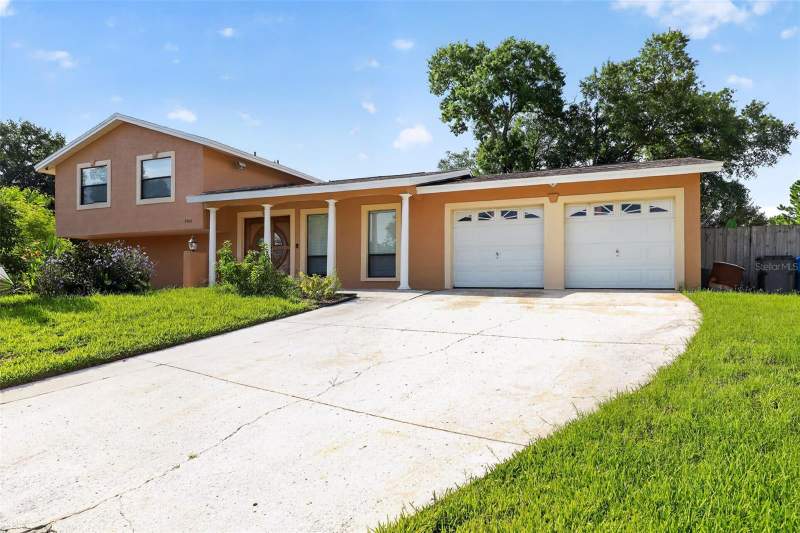 4 bedroom Single Family Residence at 7001 Baywood Court, Townn Country Park Unit 35, Tampa — photo 2