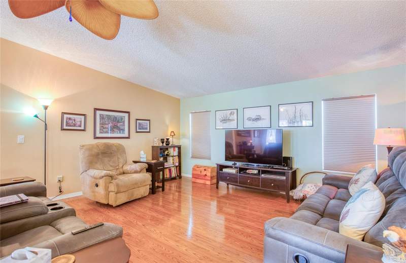 3 bedroom Manufactured Home at 258 Pelican Drive, Gull-Aire Village, Oldsmar — photo 4