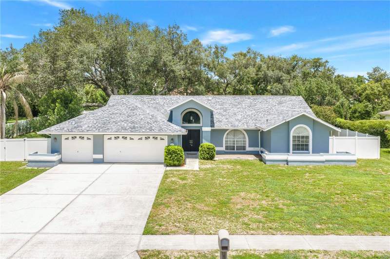 18812 BASCOMB LANE home for sale in Autumn Oaks