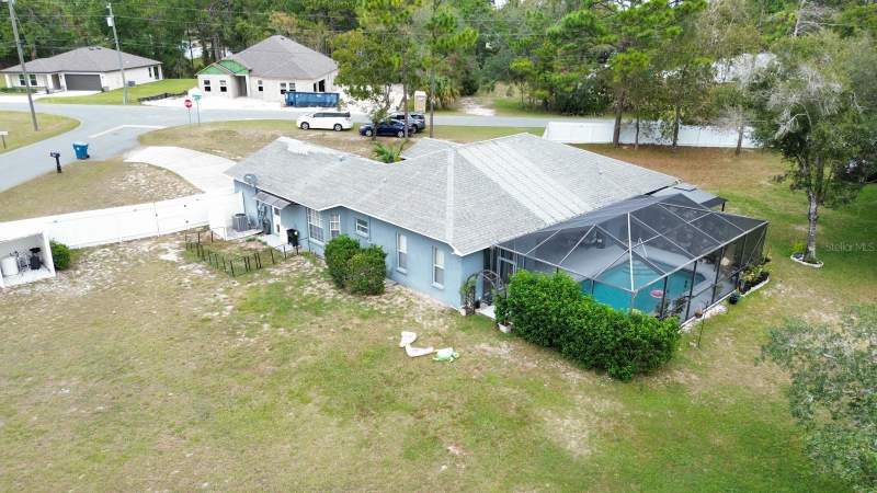 4 bedroom Single Family Residence at 8210 Mackinaw Road, Royal Highlands, Weeki Wachee — photo 3