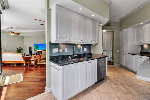 1241 Gulf Of Mexico Drive #109, Longboat Key FL - photo 11 of 41