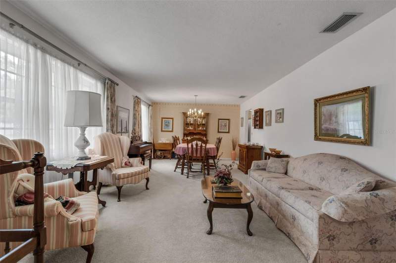 4 bedroom Single Family Residence at 402 Aberdeen Court, Greenbriar, Lakeland — photo 3