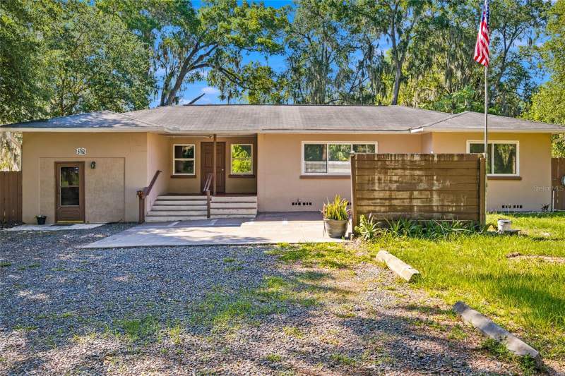 3 bedroom Single Family Residence at 5762 S Agnew Road, Belleview, Belleview — photo 4