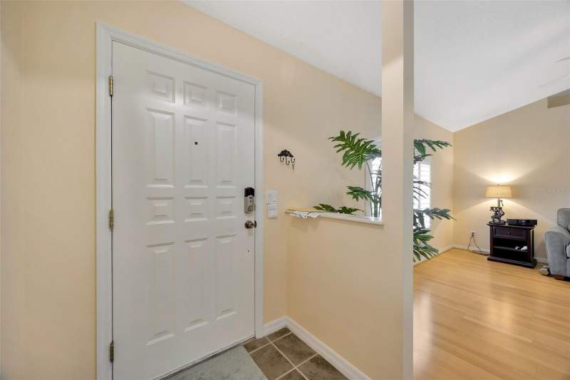 2 bedroom Single Family Residence at 37157 Foxrun Place, Silver Oaks, Zephyrhills — photo 3