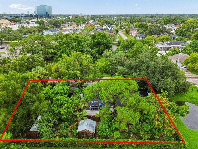 3823 W LEMON STREET home for sale in Broadmoor Park