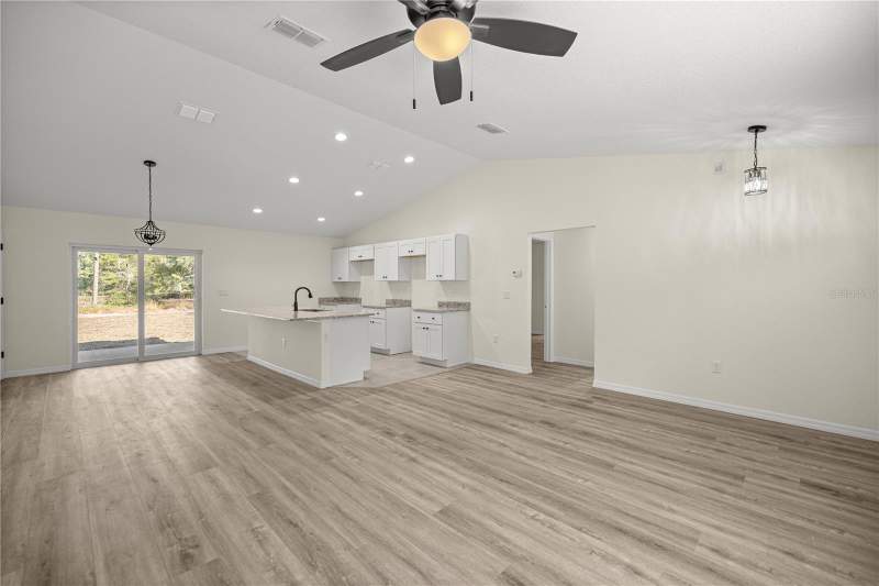 3 bedroom Single Family Residence at 40 Bay Drive, Silver Spgs Shores Un #38, Ocklawaha — photo 3