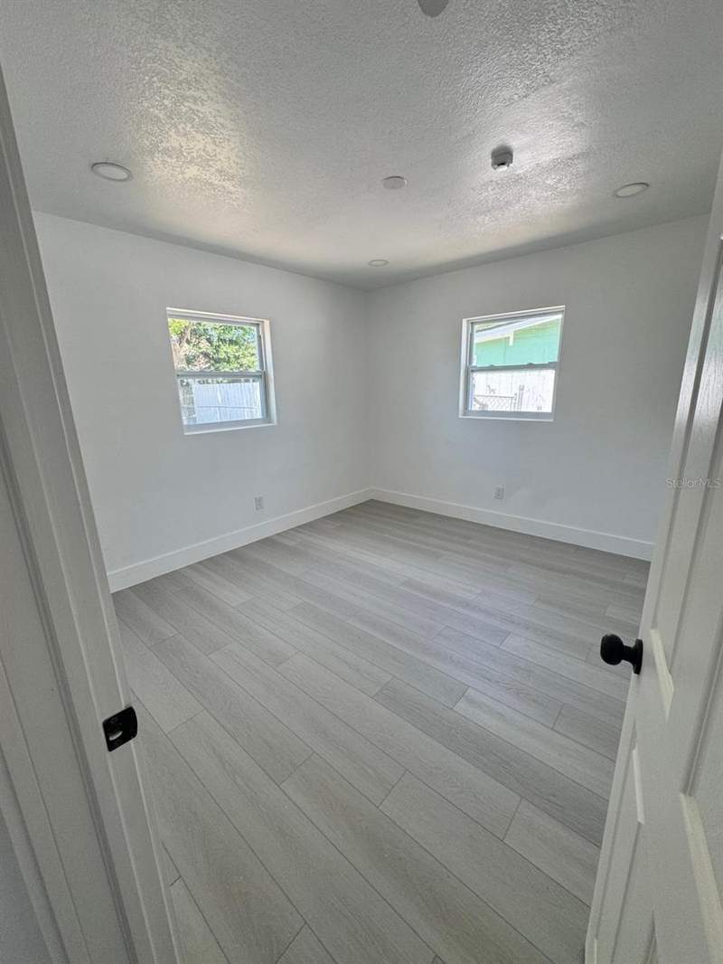 3 bedroom Single Family Residence at 2148 Catalina Drive, Lake Citrus Estates, Clearwater — photo 3