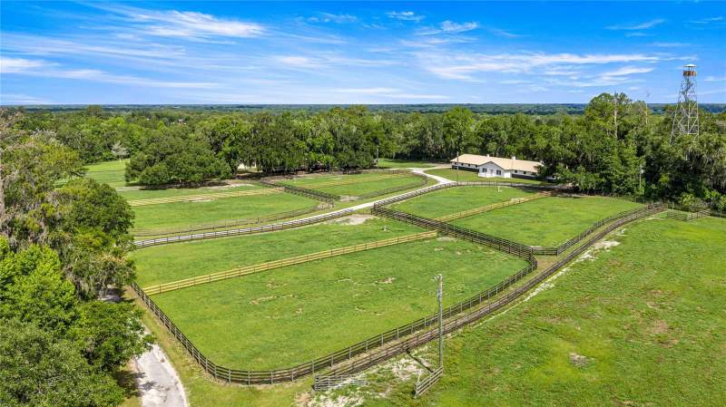 3 bedroom Farm at 12670 N US Highway 27, Ocala, Ocala — photo 4