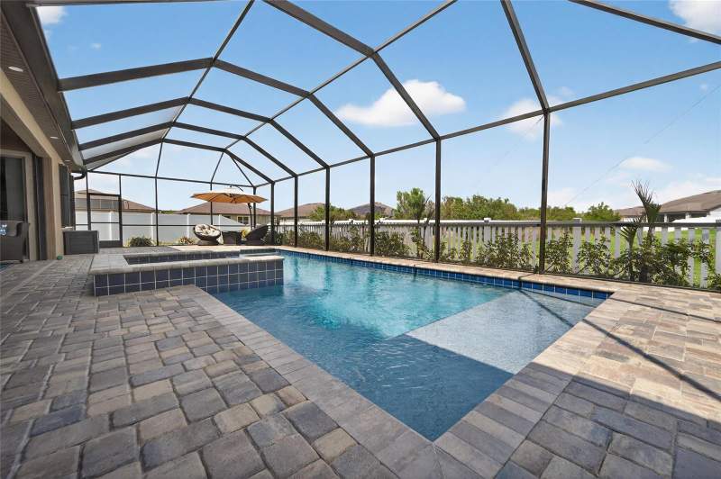6 bedroom Single Family Residence at 13816 Galway Sand Road, South Fork, Riverview — photo 5