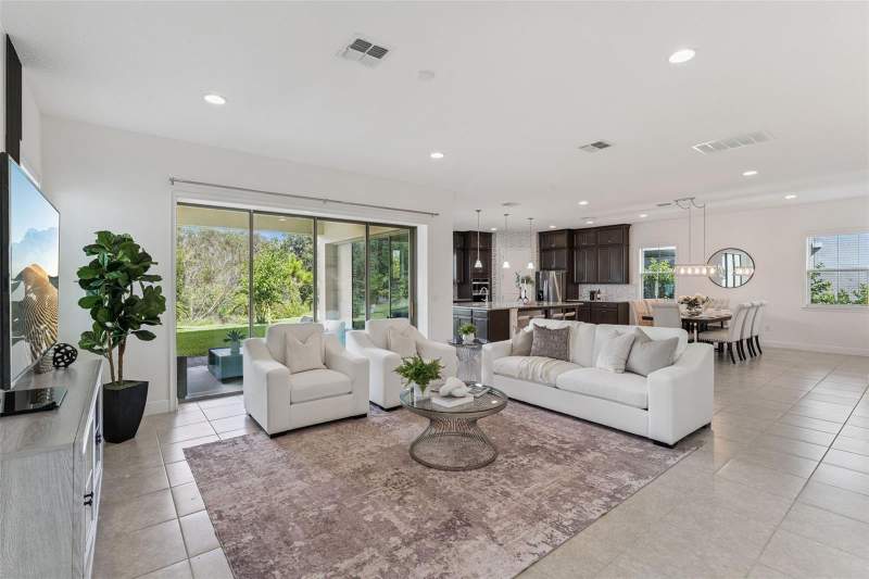 5 bedroom Single Family Residence at 13169 Bromborough Drive, Eagle Crk Village I, Orlando — photo 3