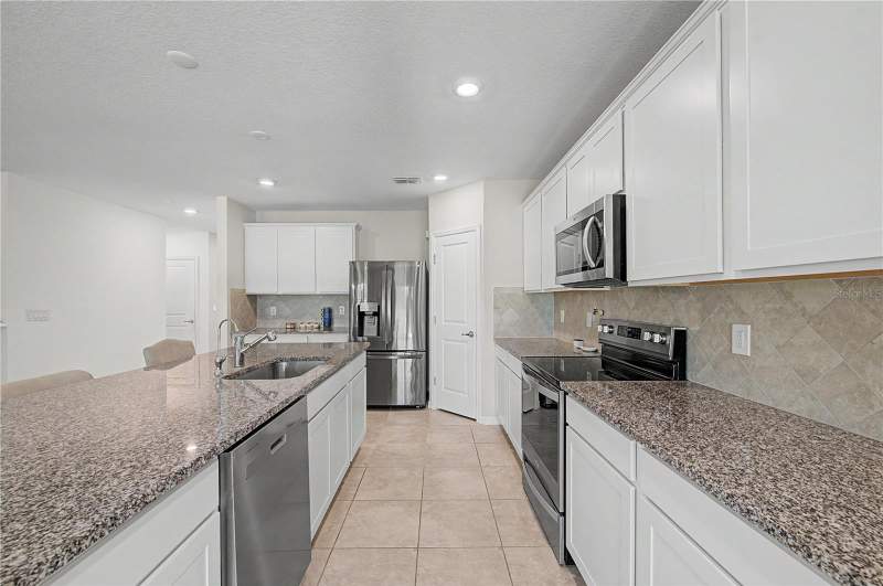 4 bedroom Single Family Residence at 3891 Capri Coast Drive, North Park Isle Ph 1A, Plant City — photo 2