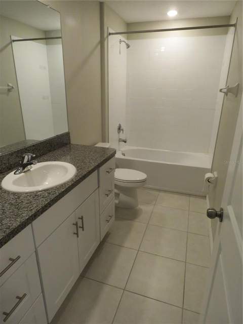 15518 Miller Creek Drive, Sun City Center FL - photo 15 of 27