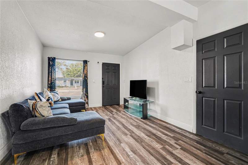4 bedroom Single Family Residence at 4928 S 82nd Street, Progress Village Unit 2, Tampa — photo 2