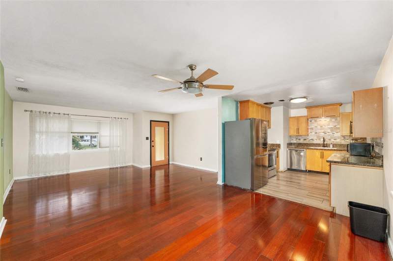 4 bedroom Single Family Residence at 1038 NE 14th Avenue, Highland Court #2, Gainesville — photo 4