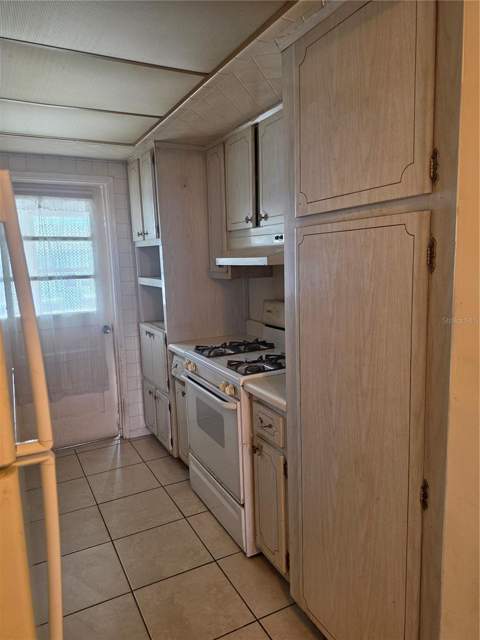 5850 21st Street #15, St Petersburg FL - photo 6 of 22