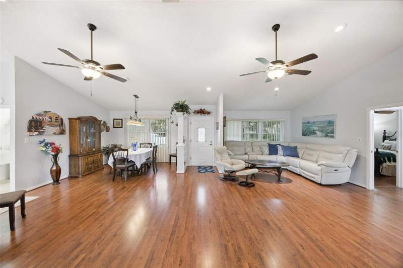 3 bedroom Single Family Residence at 480 Lake Forest Circle, Lake Forest Sub, Mount Dora — photo 5