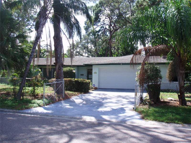 3 bedroom Single Family Residence at 120 SW Monroe Circle, North St Petersburg, St Petersburg — photo 3