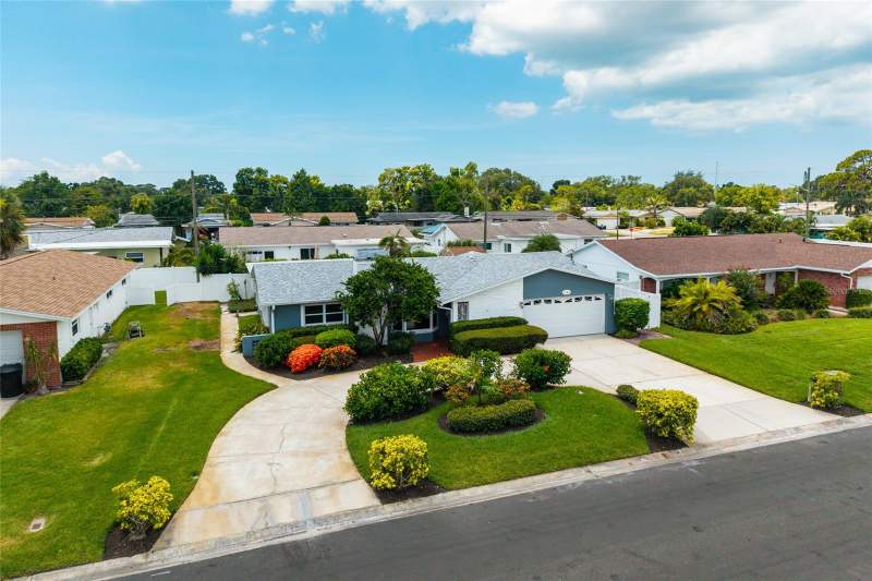 Crossroads Estates