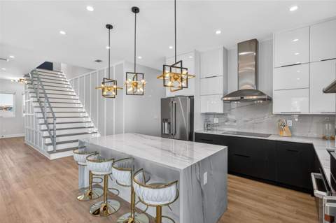 301 79th Street, St Petersburg FL - photo 10 of 59