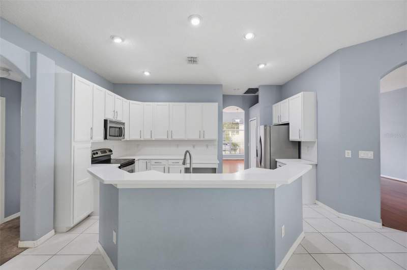 4 bedroom Single Family Residence at 14617 Edgemere Drive, Sterling Hill Ph 1A, Spring Hill — photo 5