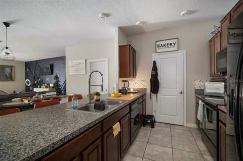 10523 Lake Montauk Drive, Riverview FL - photo 13 of 46