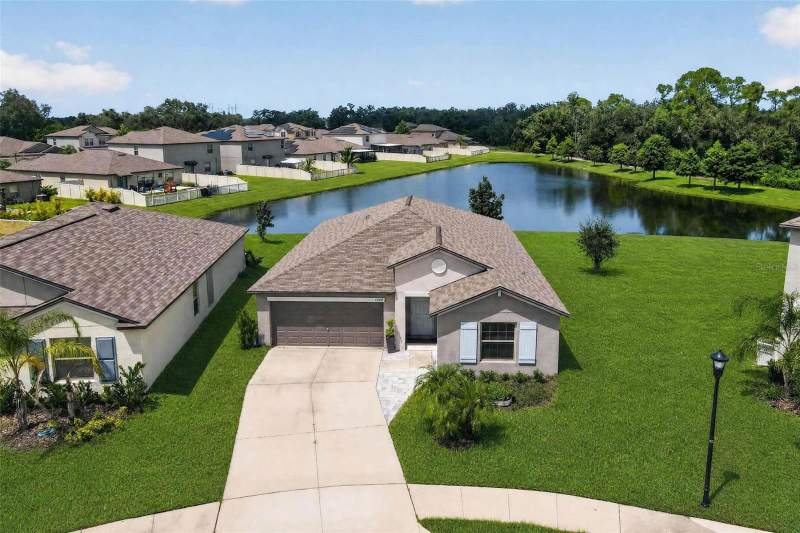 4 bedroom Single Family Residence at 1984 Fan Aloe Way, Spencer Crk Ph 2, Ruskin — photo 3