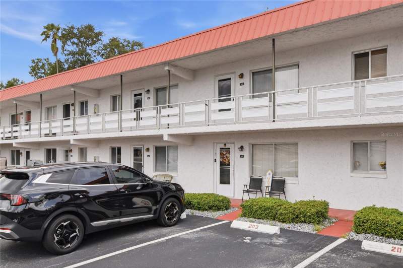 2 bedroom Condominium at 1100 Martinique Drive #203, Orchid Spgs Village #300, Winter Haven — photo 2