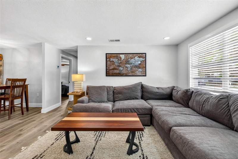 3 bedroom Single Family Residence at 6827 80th Terrace, Fairlawn Park Manor, Pinellas Park — photo 4
