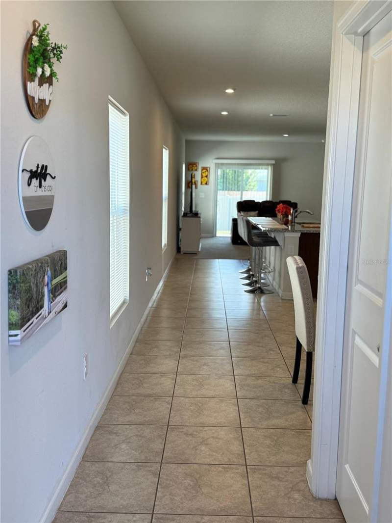 3 bedroom Single Family Residence at 35147 Jomar Avenue, Zephyr Place, Zephyrhills — photo 2