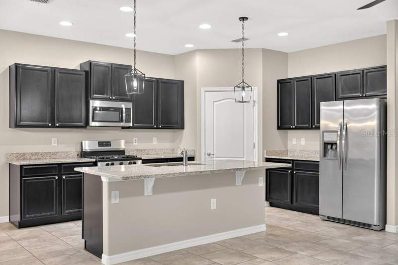 4 bedroom Single Family Residence at 736 E Victoria Trails Boulevard, Victoria Park Increment 5 Northw, Deland — photo 2