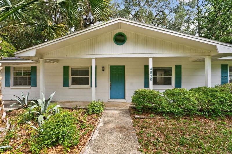 4 bedroom Single Family Residence at 4820 NE 4th Place, Lake Ridge, Gainesville — photo 2
