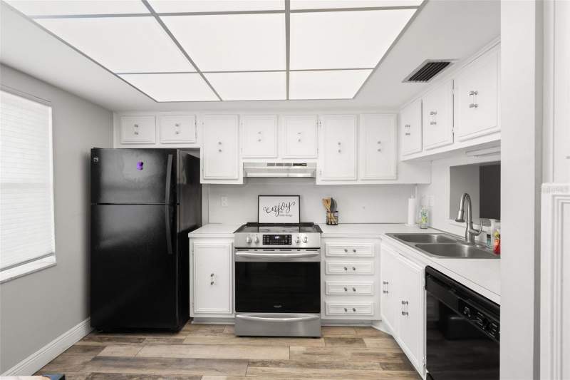 2 bedroom Condominium at 7321 Central Avenue #407, Park Central Towers Condo, St Petersburg — photo 4