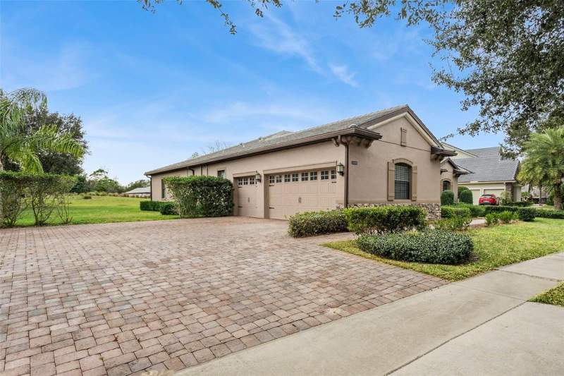 4 bedroom Single Family Residence at 25499 HAWKS RUN LANE, HEATHROW COUNTRY ESTATE, SORRENTO — photo 4