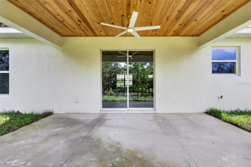 3 bedroom Single Family Residence at 153 Oak Circle, Silver Springs Shores, Ocala — photo 3