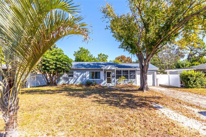 3 bedroom Single Family Residence at 1725 Bradshaw Lane, Hampton Dev, St Petersburg — photo 2