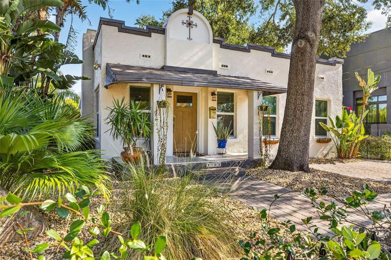2705 N POPLAR AVENUE home for sale in Suburb Royal