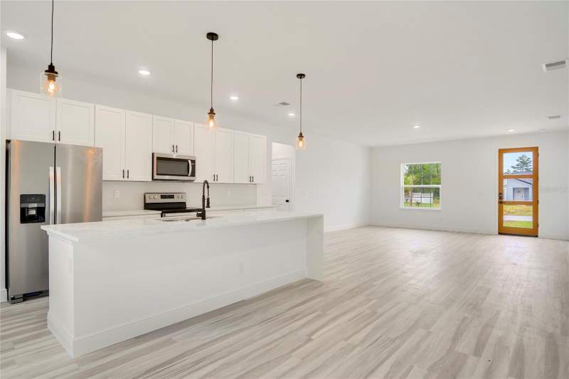 4 bedroom Single Family Residence at 417 Marion Oaks Lane, Marion Oaks Un Three, Ocala — photo 5